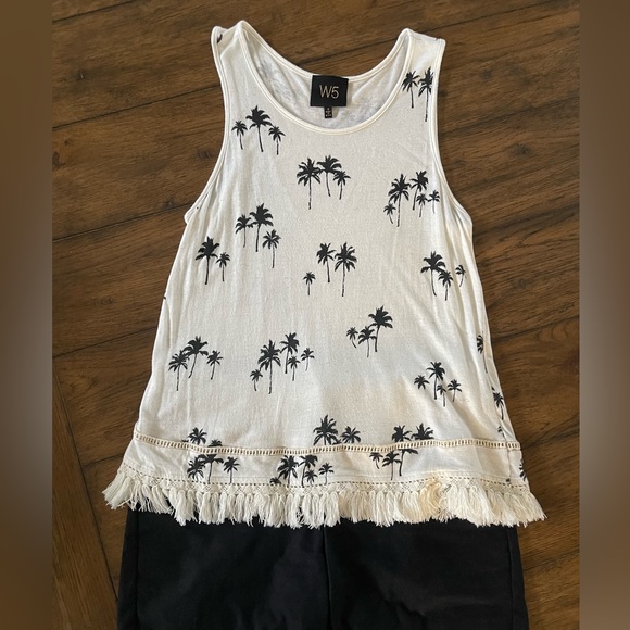W5 Tops - Palm tree fringed bottom sleeveless top size Small